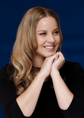 Abbie Cornish Poster 2248036