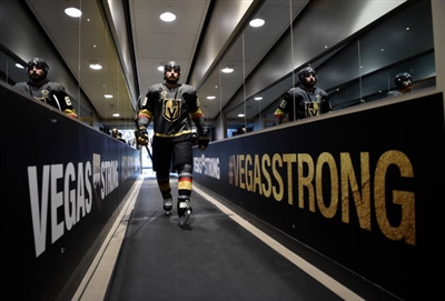 Alex Tuch Poster 3568687