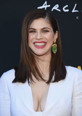 Alexandra Daddario Poster 3777687