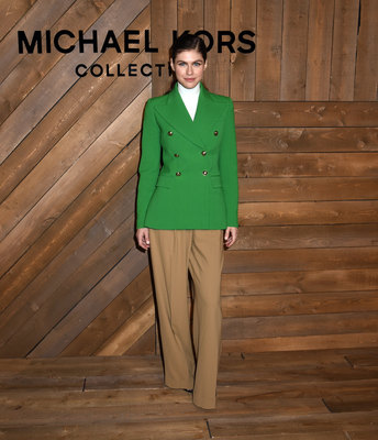 Alexandra Daddario Poster 3928691