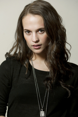 Alicia Vikander Poster 2124699