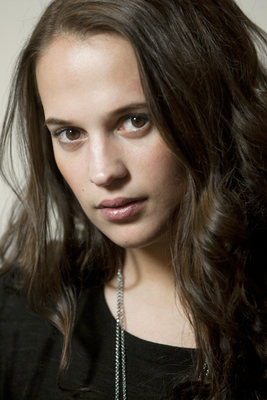 Alicia Vikander Poster 2124705