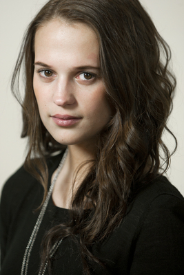 Alicia Vikander Poster 2124710
