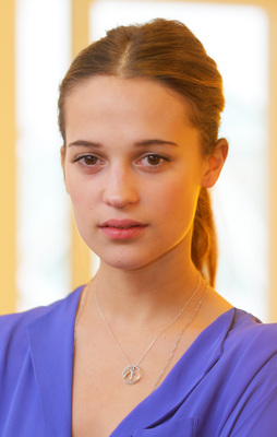 Alicia Vikander Poster 2155740