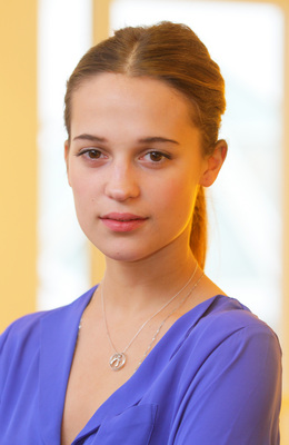 Alicia Vikander Poster 2155744