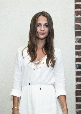 Alicia Vikander Poster 2626086