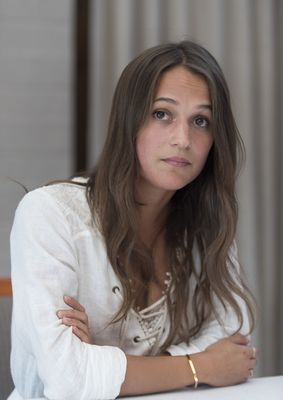 Alicia Vikander Poster 2626100