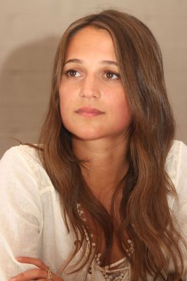 Alicia Vikander Poster 2626108