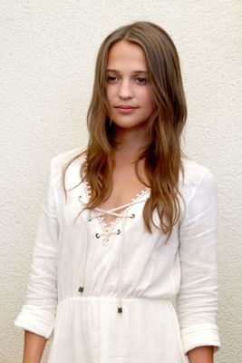 Alicia Vikander Poster 2626112