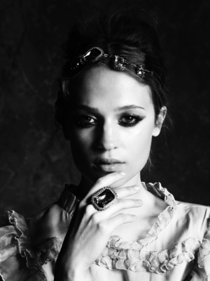 Alicia Vikander Poster 2632911
