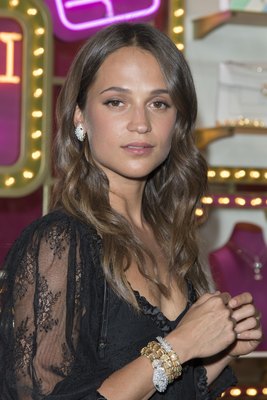Alicia Vikander Poster 2730377
