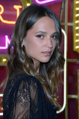 Alicia Vikander Poster 2730382