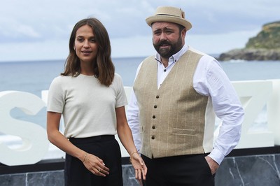 Alicia Vikander Poster 2768992