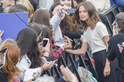 Alicia Vikander Poster 2769223
