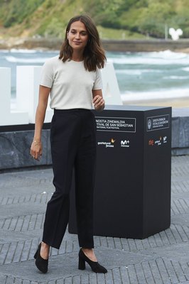 Alicia Vikander Poster 2815139