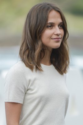Alicia Vikander Poster 2815165