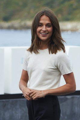 Alicia Vikander Poster 2815280