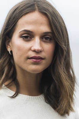 Alicia Vikander Poster 2815477