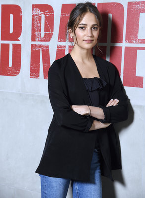 Alicia Vikander Poster 3170995
