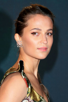 Alicia Vikander Poster 3171586