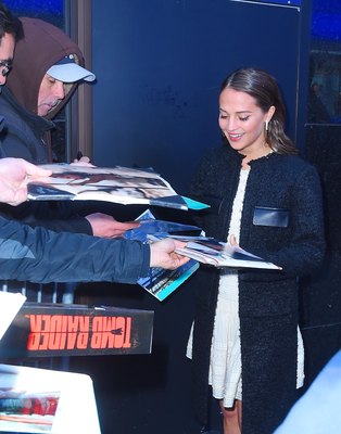 Alicia Vikander Poster 3171858