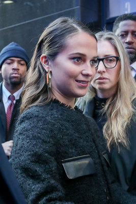 Alicia Vikander Poster 3172059