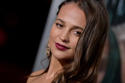 Alicia Vikander Poster 3172359