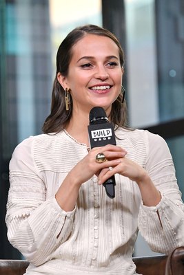 Alicia Vikander Poster 3248079
