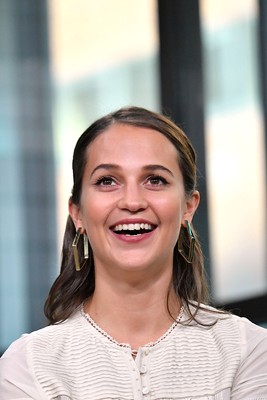 Alicia Vikander Poster 3248128
