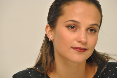 Alicia Vikander Poster 3286059
