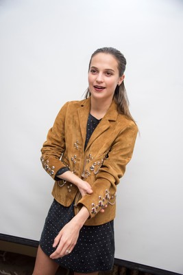 Alicia Vikander Poster 3286065