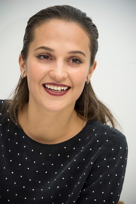 Alicia Vikander Poster 3286084