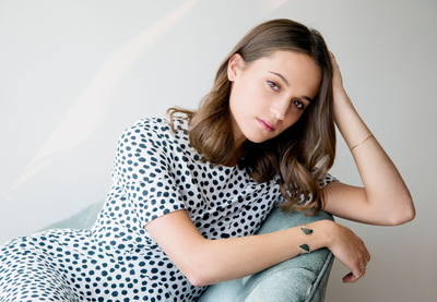 Alicia Vikander Poster 3671416