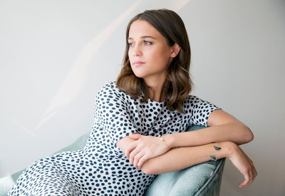 Alicia Vikander Poster 3671420