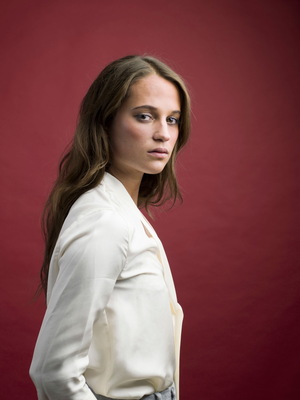 Alicia Vikander Poster 3671422