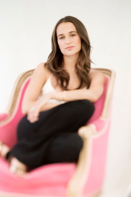 Alicia Vikander Poster 3671424