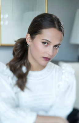 Alicia Vikander Poster 3671427