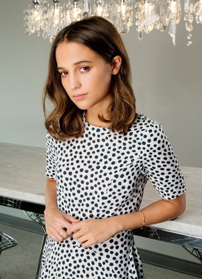 Alicia Vikander Poster 3671431