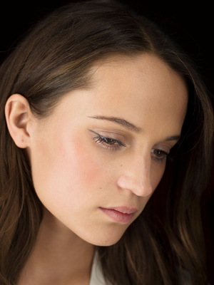 Alicia Vikander Poster 3671435