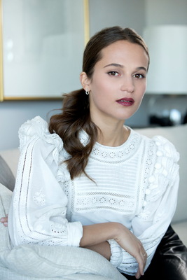 Alicia Vikander Poster 3671441