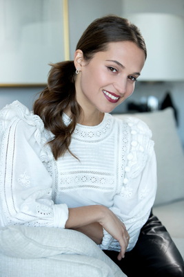 Alicia Vikander Poster 3671443