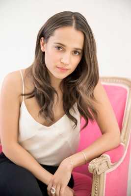 Alicia Vikander Poster 3671455