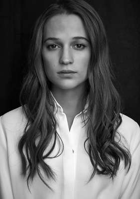 Alicia Vikander Poster 3671458