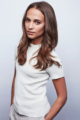 Alicia Vikander Poster 3680879