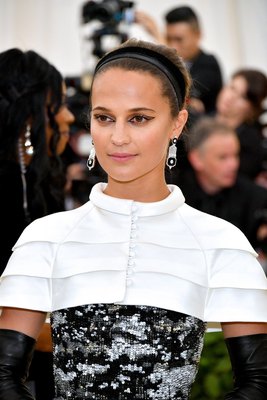 Alicia Vikander Poster 3844508