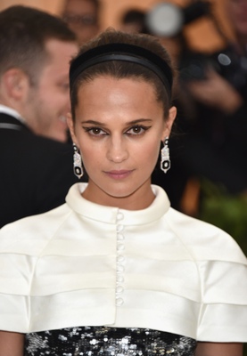 Alicia Vikander Poster 3844560
