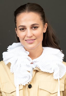 Alicia Vikander Poster 3958028
