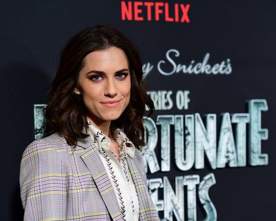 Allison Williams Poster 3246525