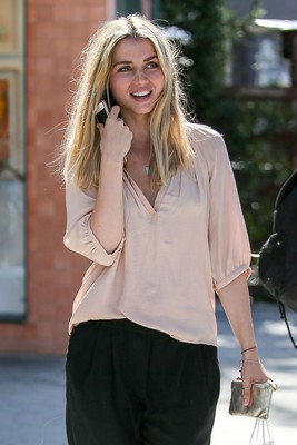 Ana De Armas Poster 2699334