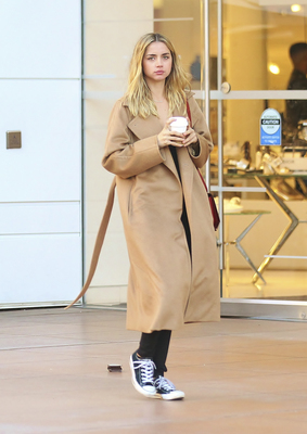 Ana De Armas Poster 2699560